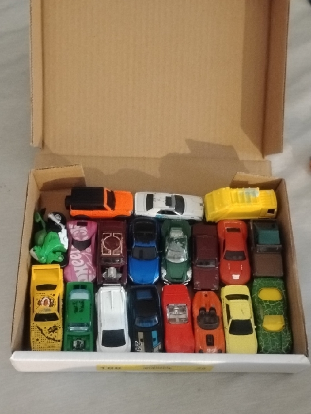 19  Kids Toy Cars Pack - Maisto, Matchbox, Hot Wheels